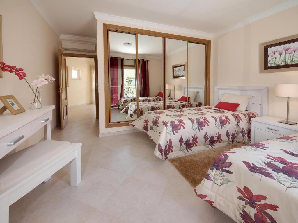 Oasis Parque Country Club Hotel Portimão Room photo