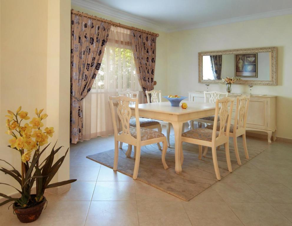 Oasis Parque Country Club Hotel Portimão Room photo